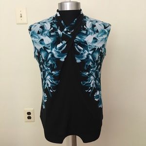 EUC Calvin Klein sleeveless criss-cross top